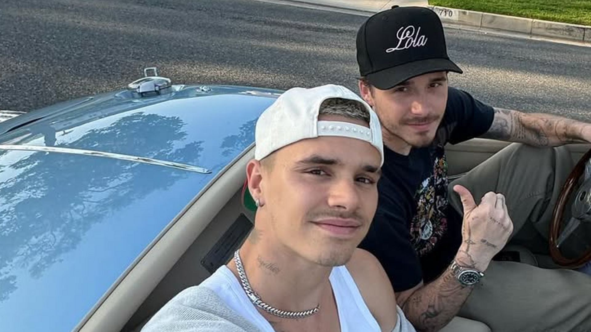 Brooklyn y Romeo Beckham.