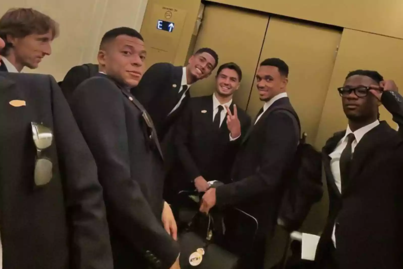 El selfie en el ascensor del Real Madrid que intriga a todos: ¿cómo se tomó la foto?