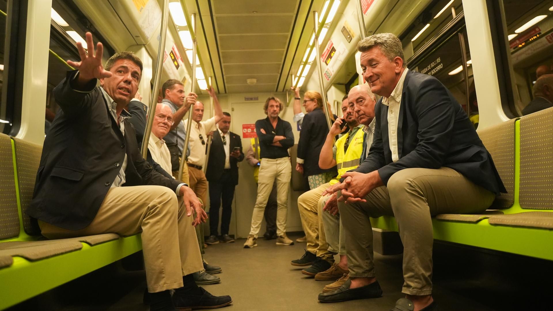 EuropaPress 6804441 president generalitat carlos mazon realiza recorrido pruebas previo