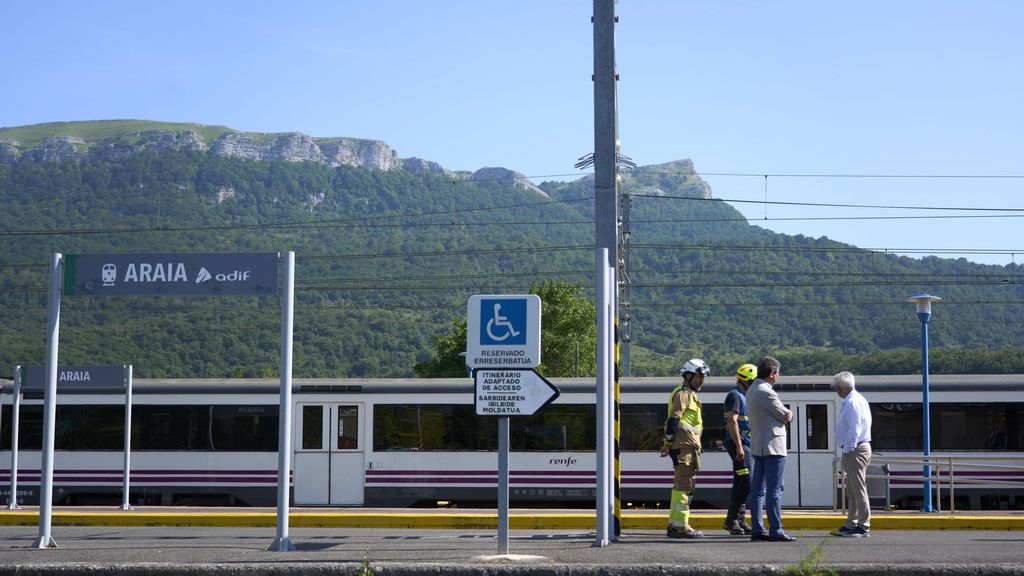 Investigan la muerte de la joven electrocutada en Álava: subió al techo del tren por una escalera y tocó la catenaria