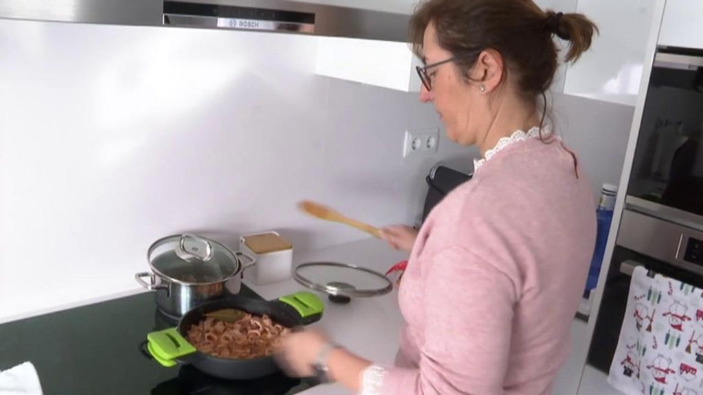 La igualdad entre hombres y mujeres en el cuidado del hogar, una tarea aún pendiente: "Es demoledor"