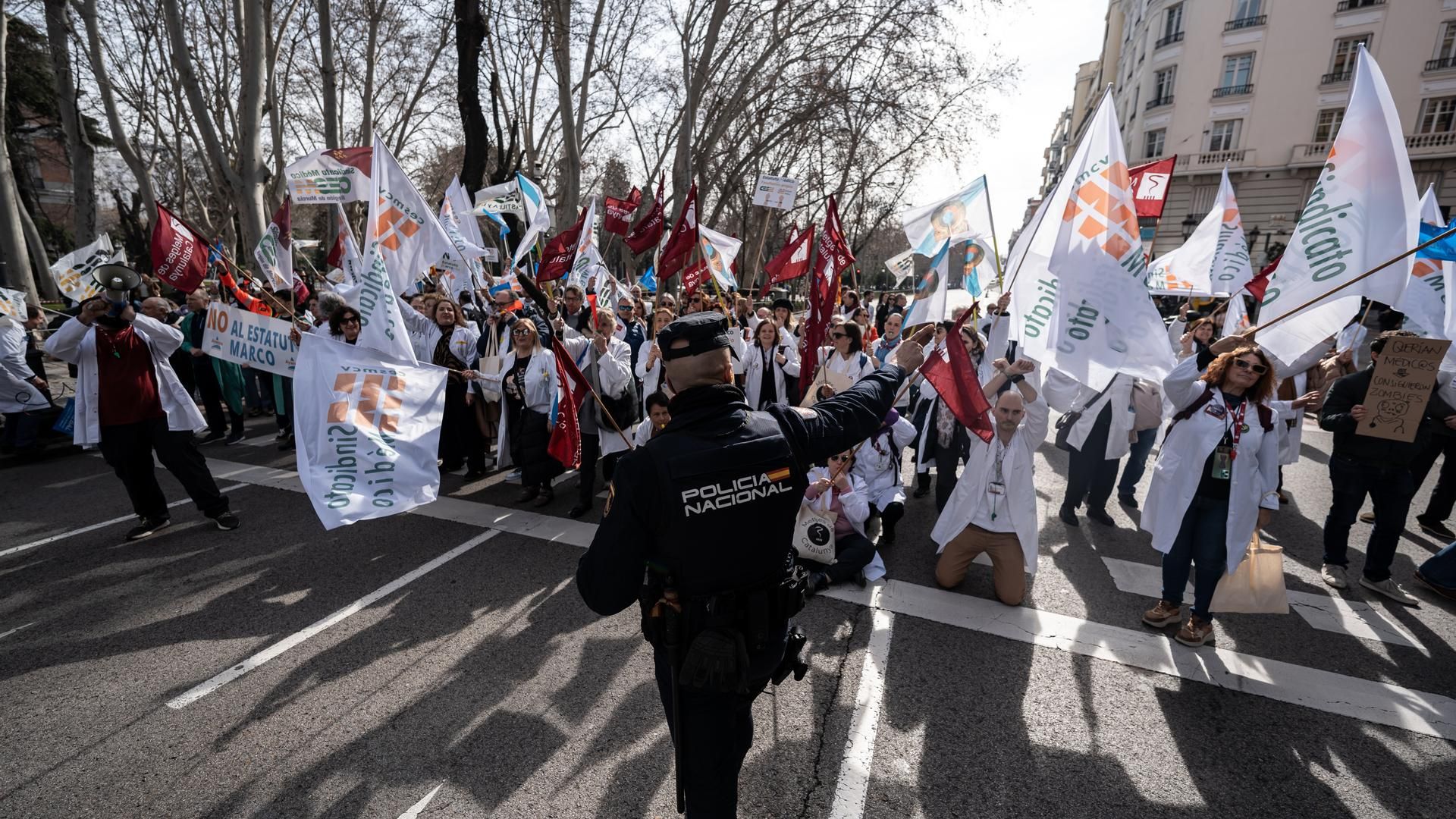 Los médicos convocan una huelga nacional el 10 de octubre: "No vamos a parar hasta tener un Estatuto Marco propio"