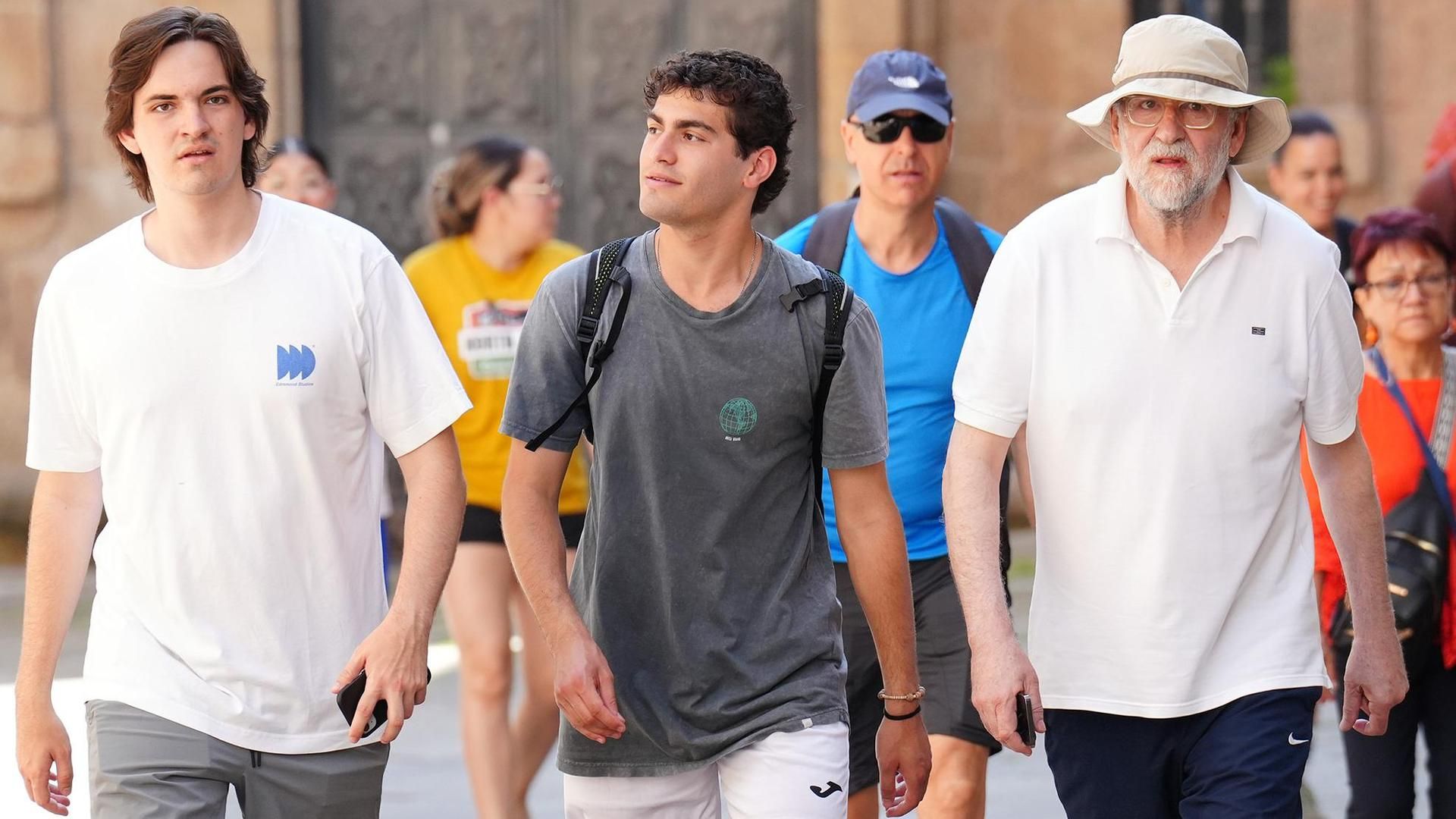 Mariano Rajoy llega a la plaza del obradoiro tras completar varias etapas del Camino de Santiago