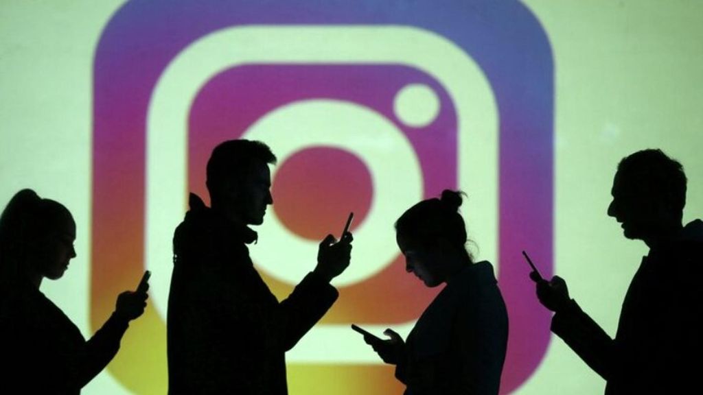 Usuarios en una presentación de Instagram