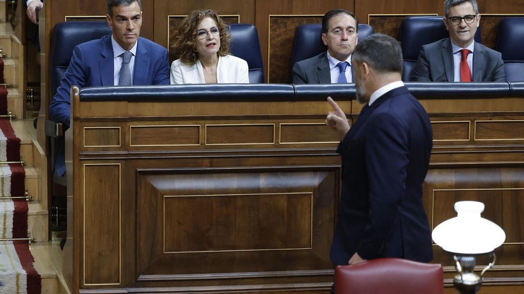 Abascal se va del hemiciclo sin escuchar la respuesta de Sánchez