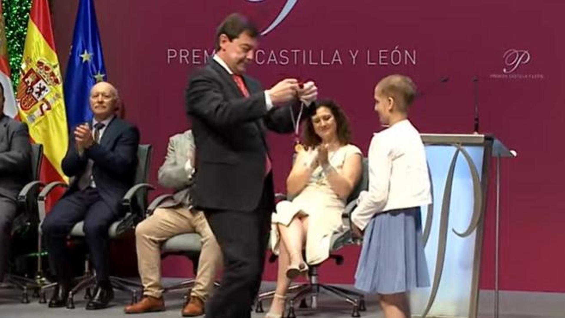 María Caamaño recibe una medalla en Castilla y León
