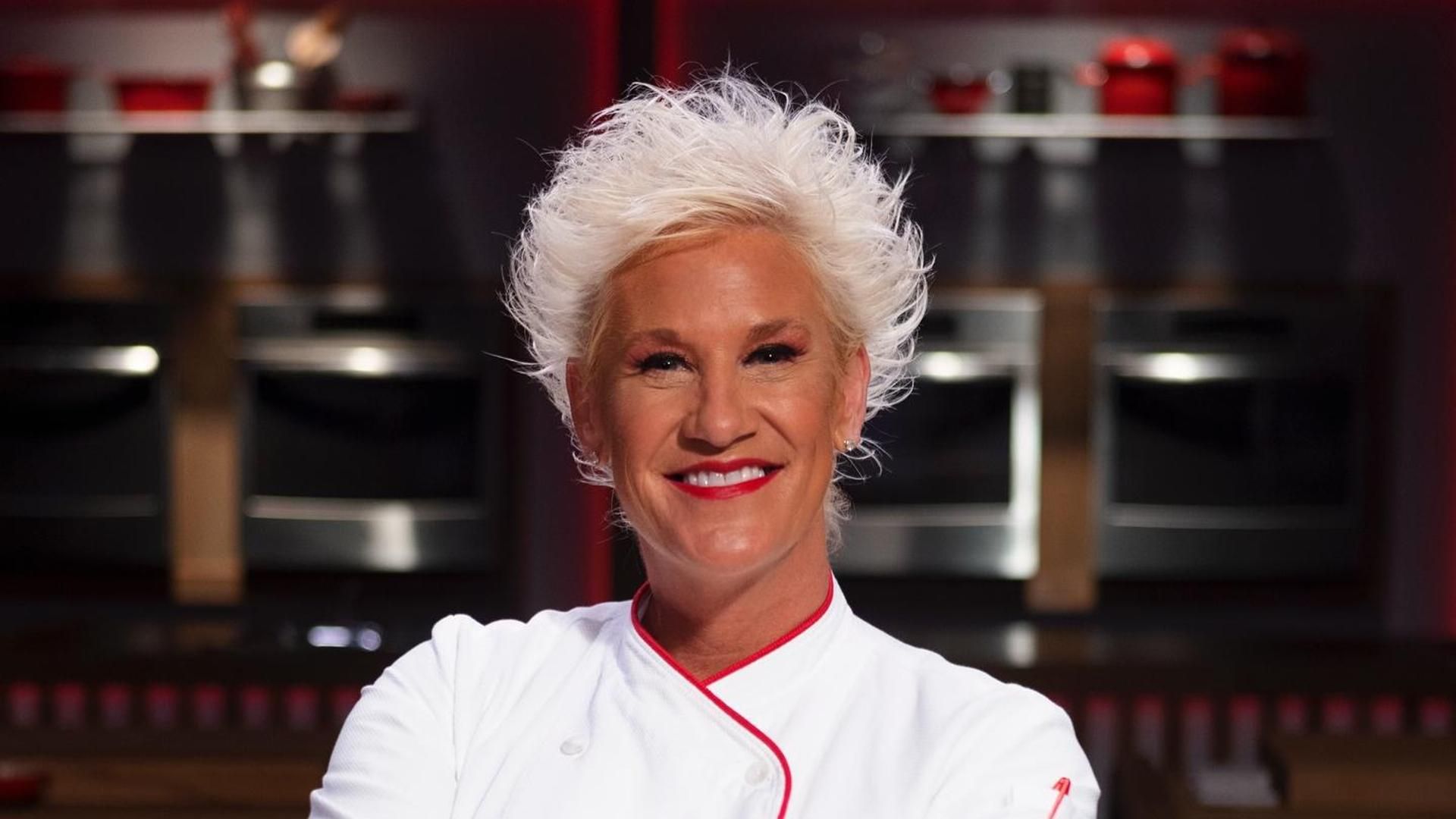 Muere la famosa chef estadounidense Anne Burrell a los 55 años: ha sido encontrada inconsciente en su domicilio