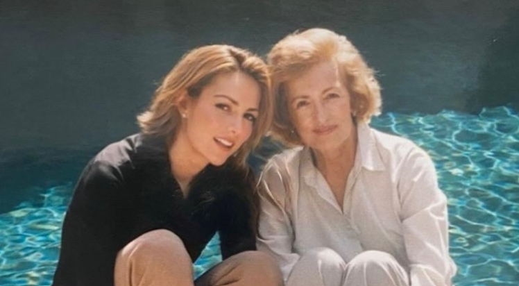Adriana Abascal y su madre, Nieves