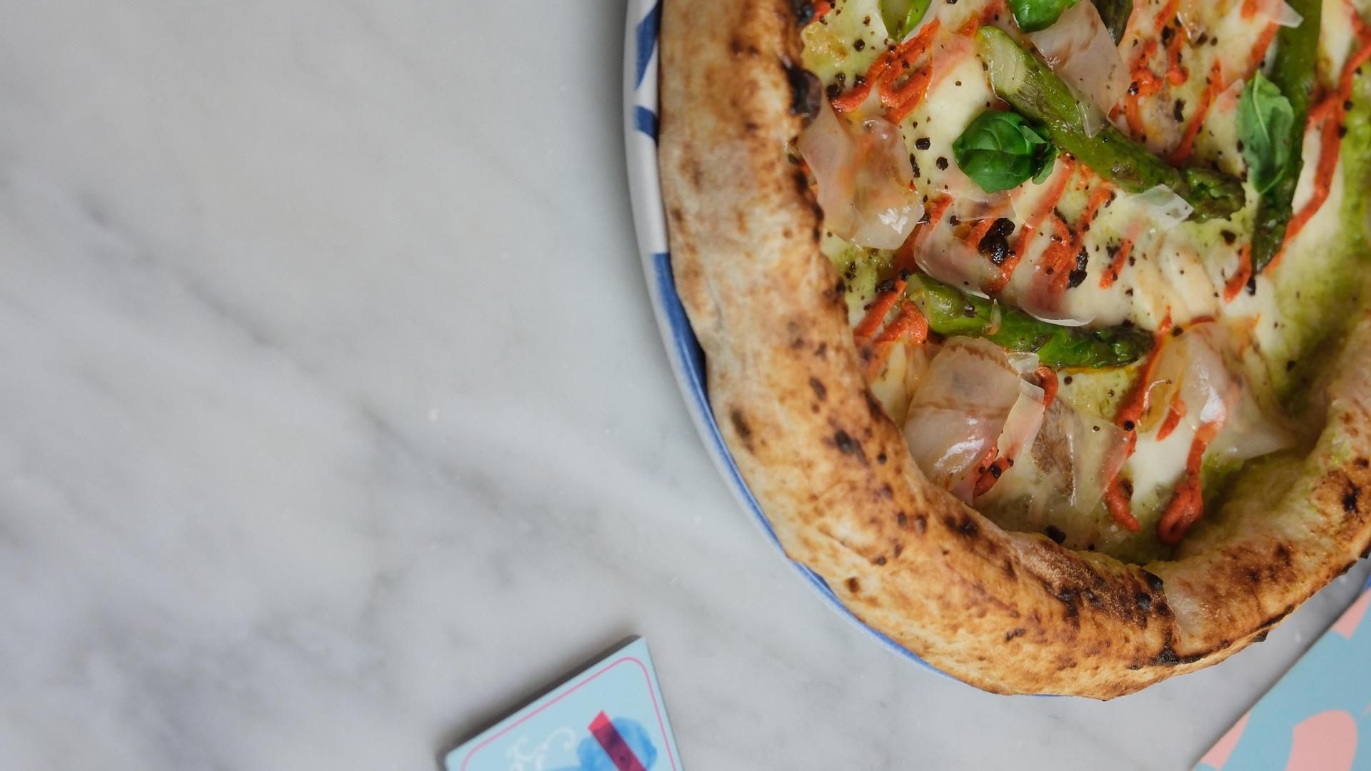 La pizza 'Esparra-Go' es la "pizza verde por excelencia", según Cristiano