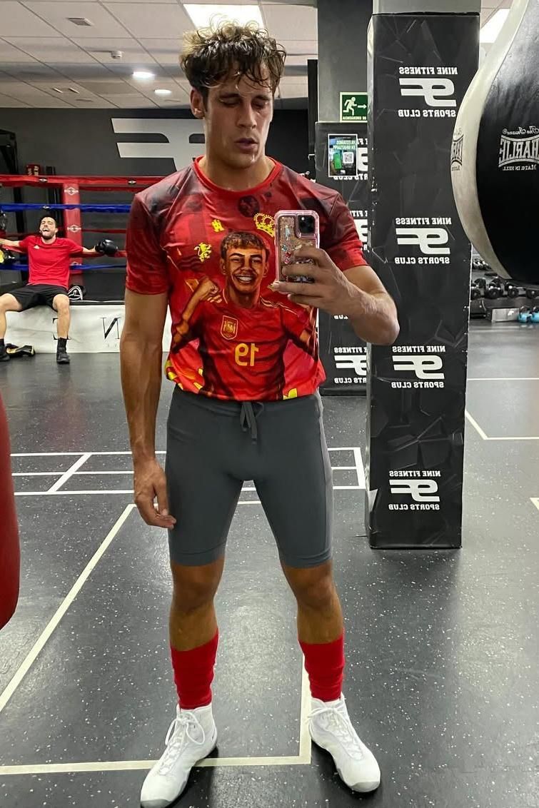 El look para ir al gimnasio de Martiño Rivas