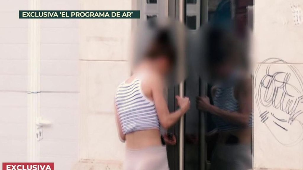 Exclusiva | Las imágenes de Anais entrando a a casa de Ábalos el día del registro de la UCO