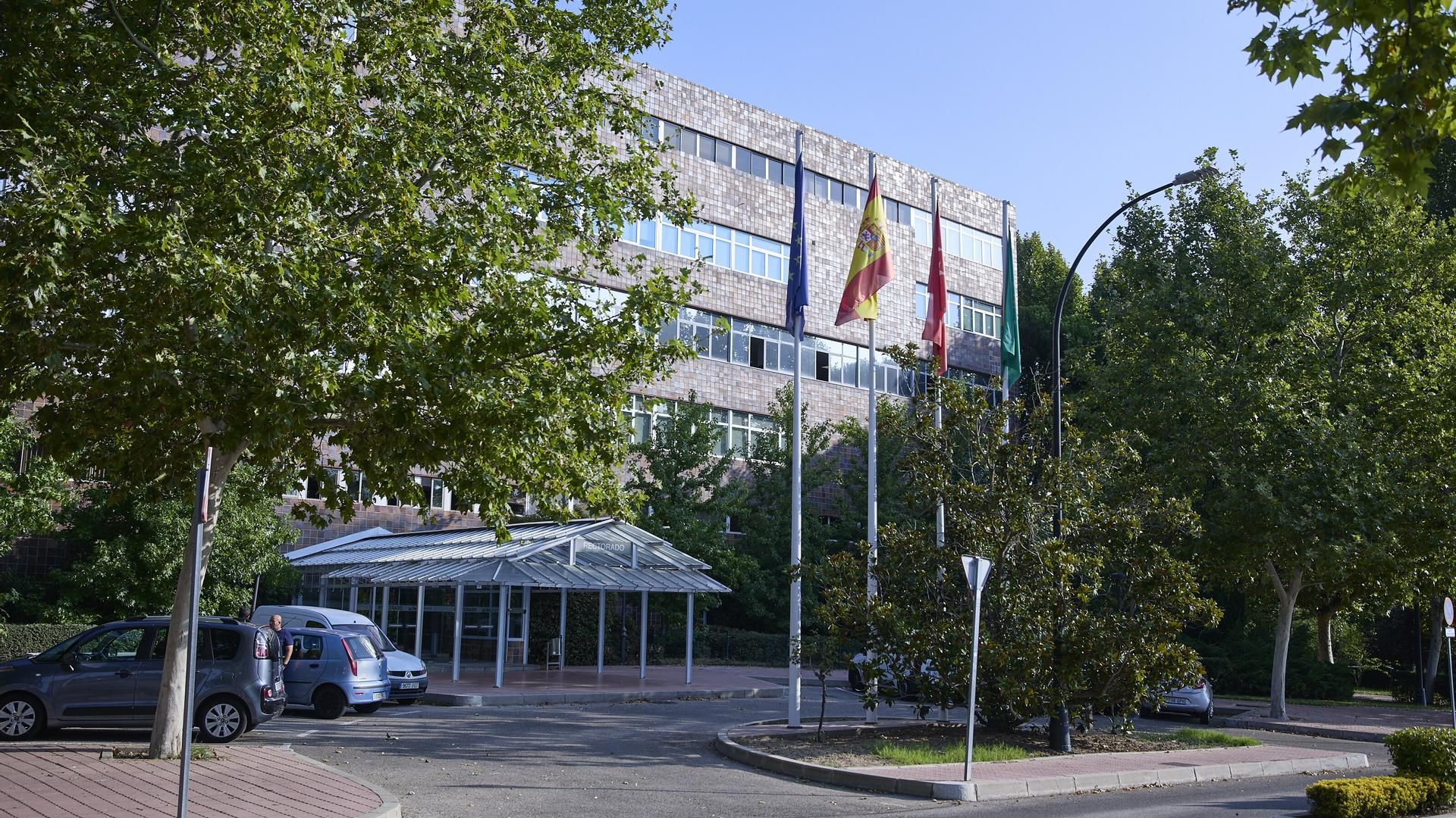 Fachada edificio rectorado campus Universidad Autónoma Madrid. Fachada edificio rectorado campus Universidad Autónoma Madrid.