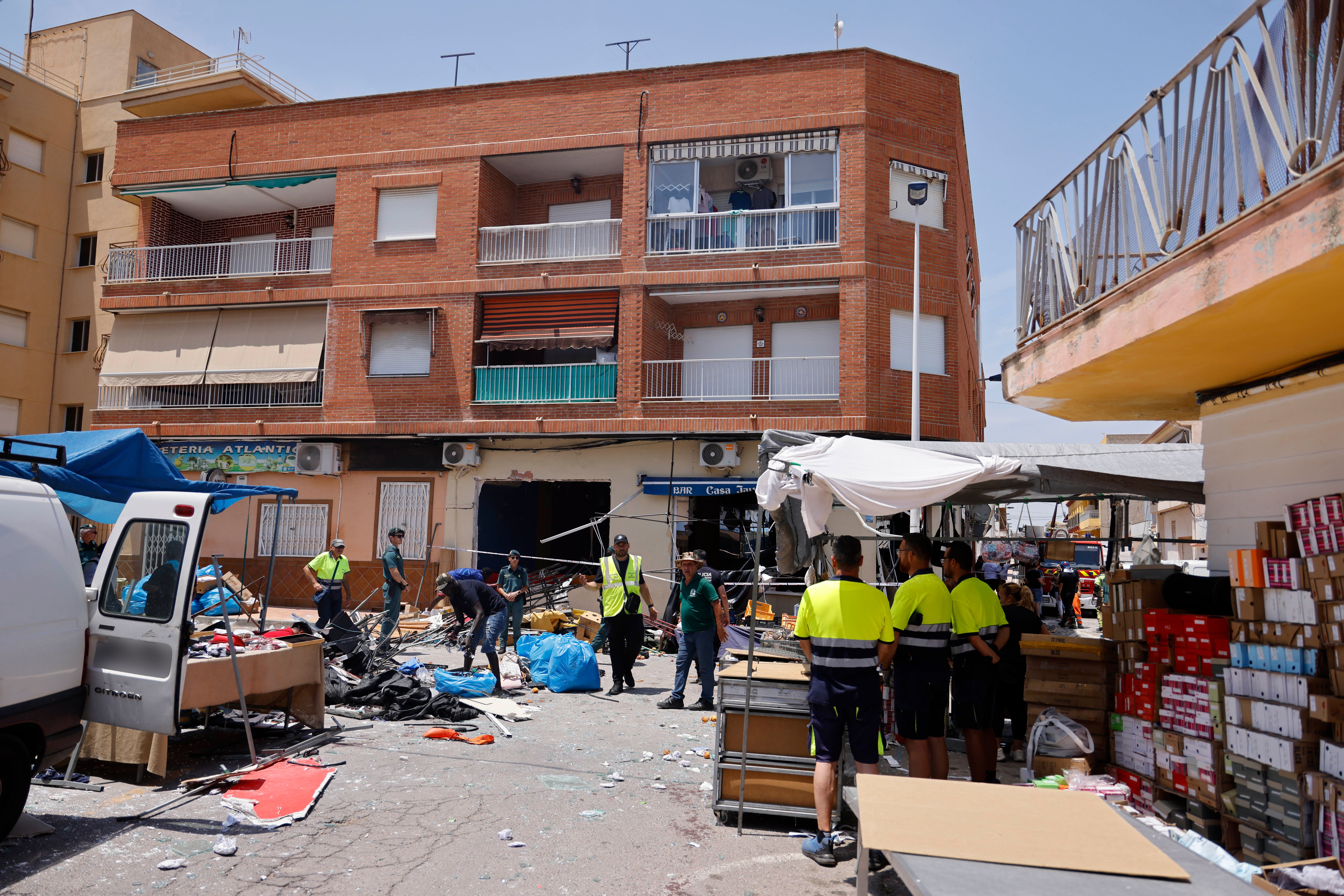 Imágenes de la explosión de un bar en Lo Pagán