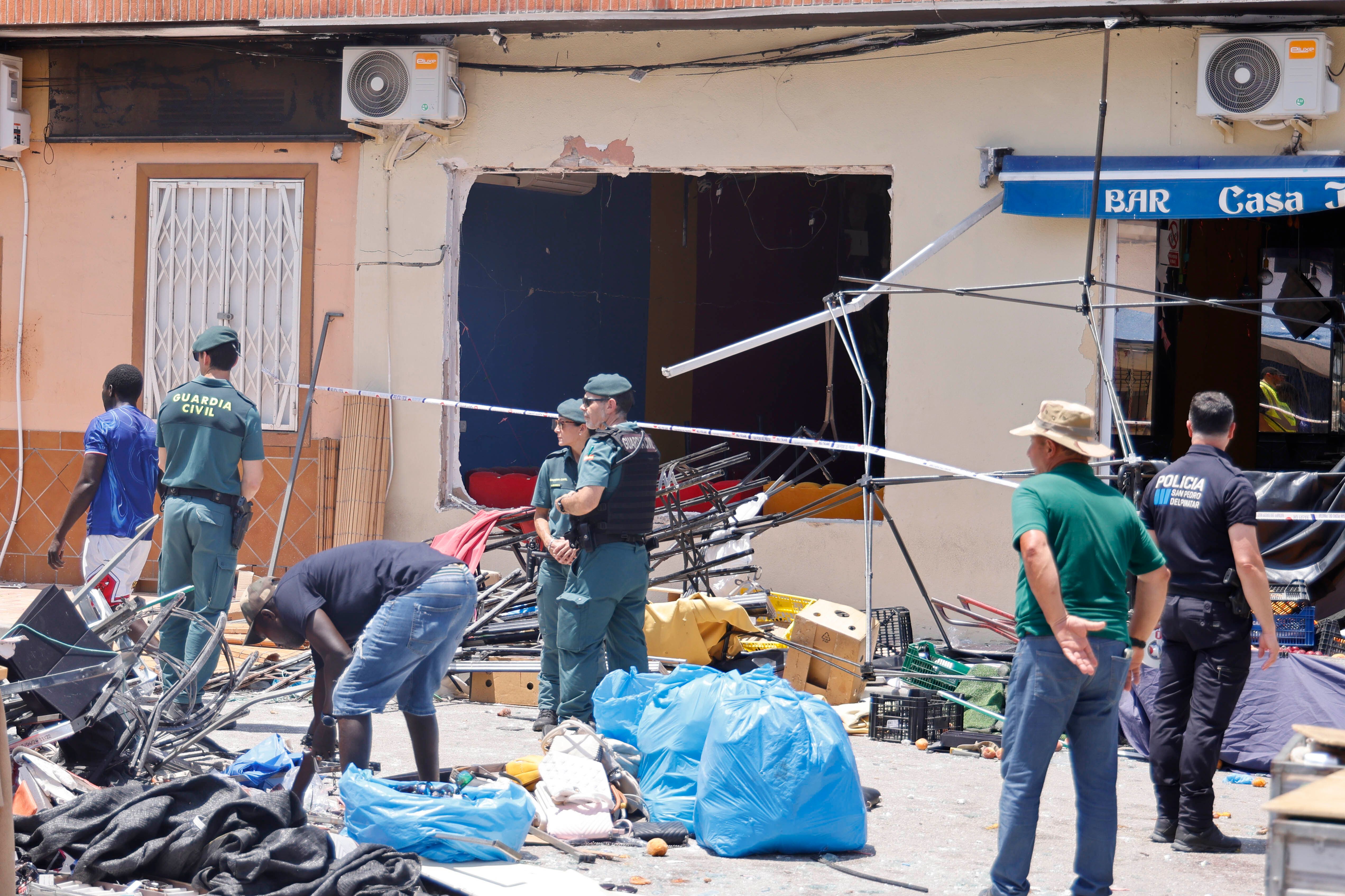 Imágenes de la explosión de un bar en Lo Pagán