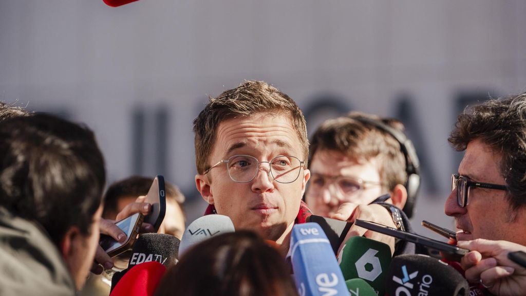 Íñigo Errejón a las puertas de los Juzgados de Plaza de Castilla en Madrid