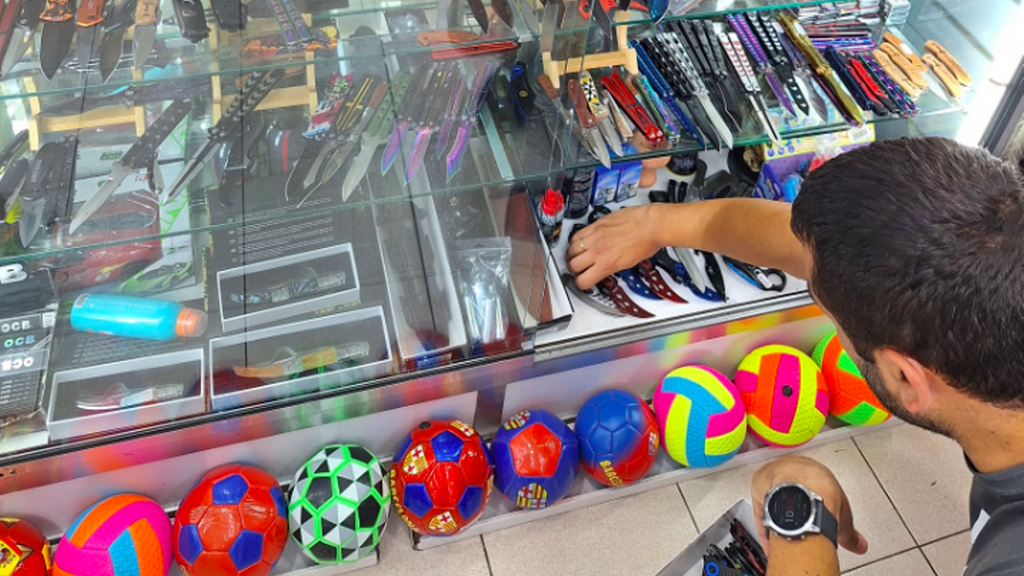 Intervienen armas blancas en comercios de Lloret de Mar