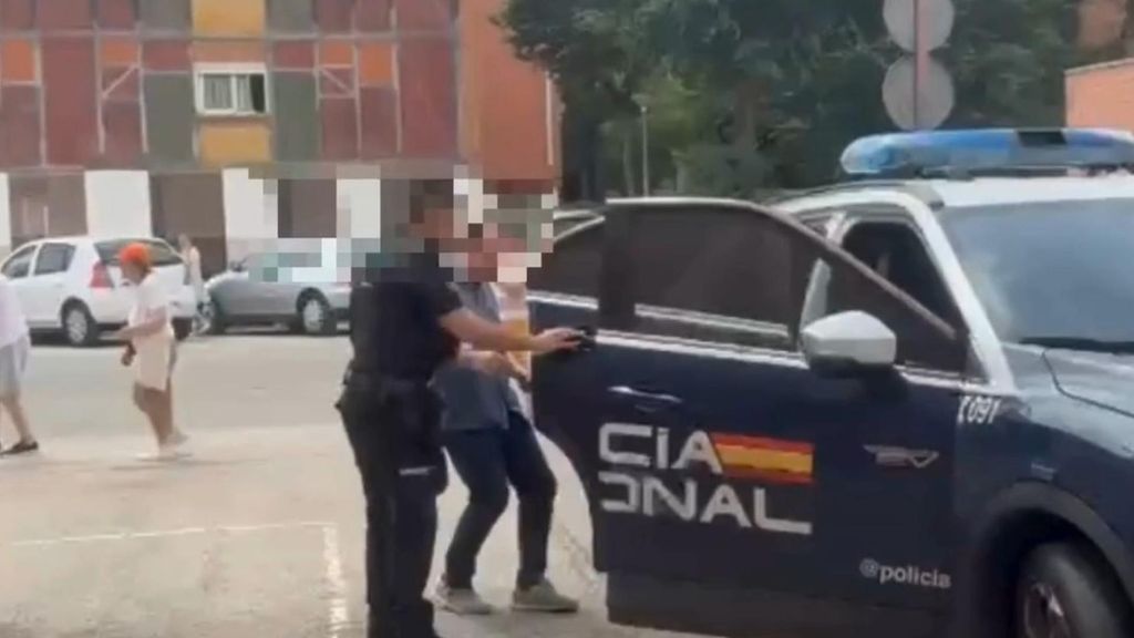 La jueza imputa por homicidio al policía que asfixió a un hombre en Torrejón de Ardoz y le deja en libertad provisional