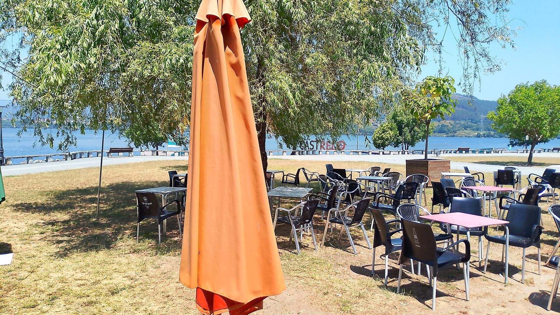 Terraza de la cafetería donde ocurrió el simpa