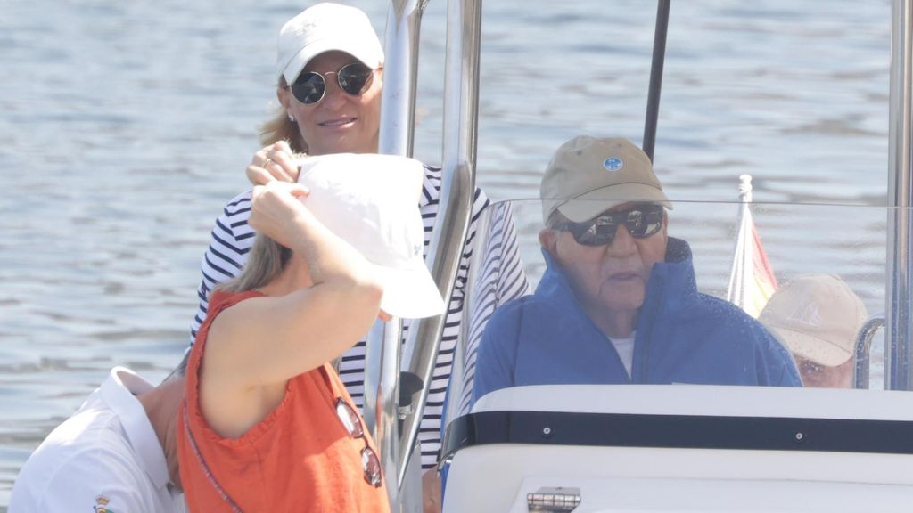El rey Juan Carlos junto a su familia