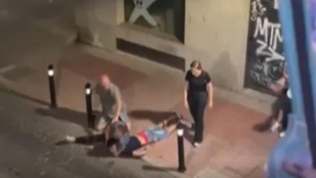 Investigan si el policía municipal de Madrid acusado de matar a un hombre por robarle el móvil en Torrejón sabía que era un multirreincidente o su no supo aplicar la técnica del mataléon