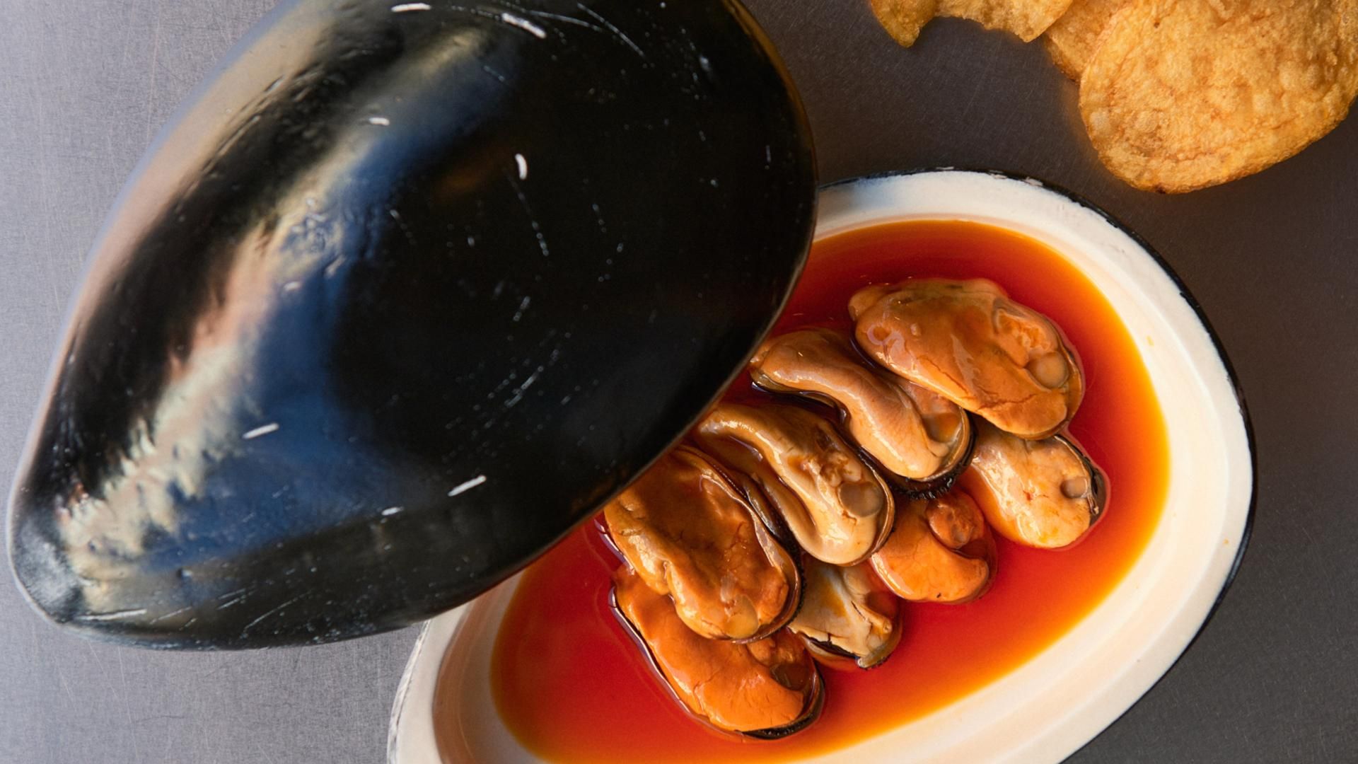 Con estos mejillones y estas patatas serás muy feliz