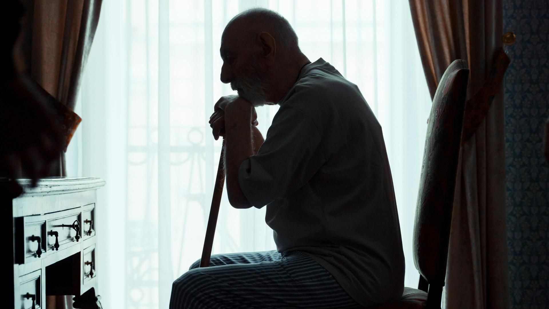 Soledad no deseada personas mayores: un reto social, sanitario y político