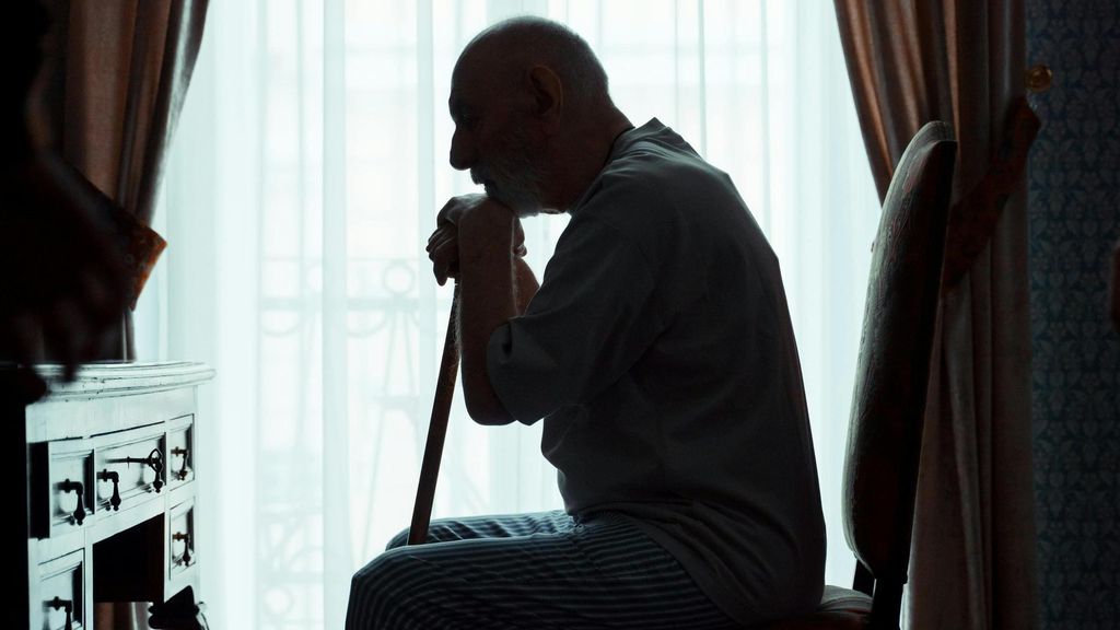 Soledad no deseada personas mayores: un reto social, sanitario y político