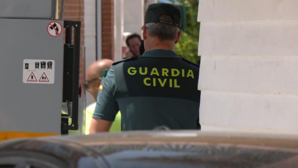 Una unidad de élite de la Guardia Civil investiga la explosión del bar de Lo Pagán, Murcia