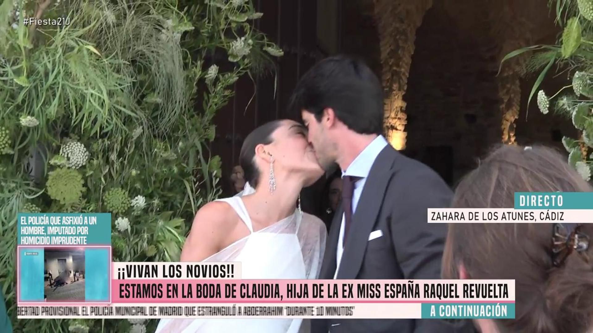 Claudia y Vicente ya son marido y mujer