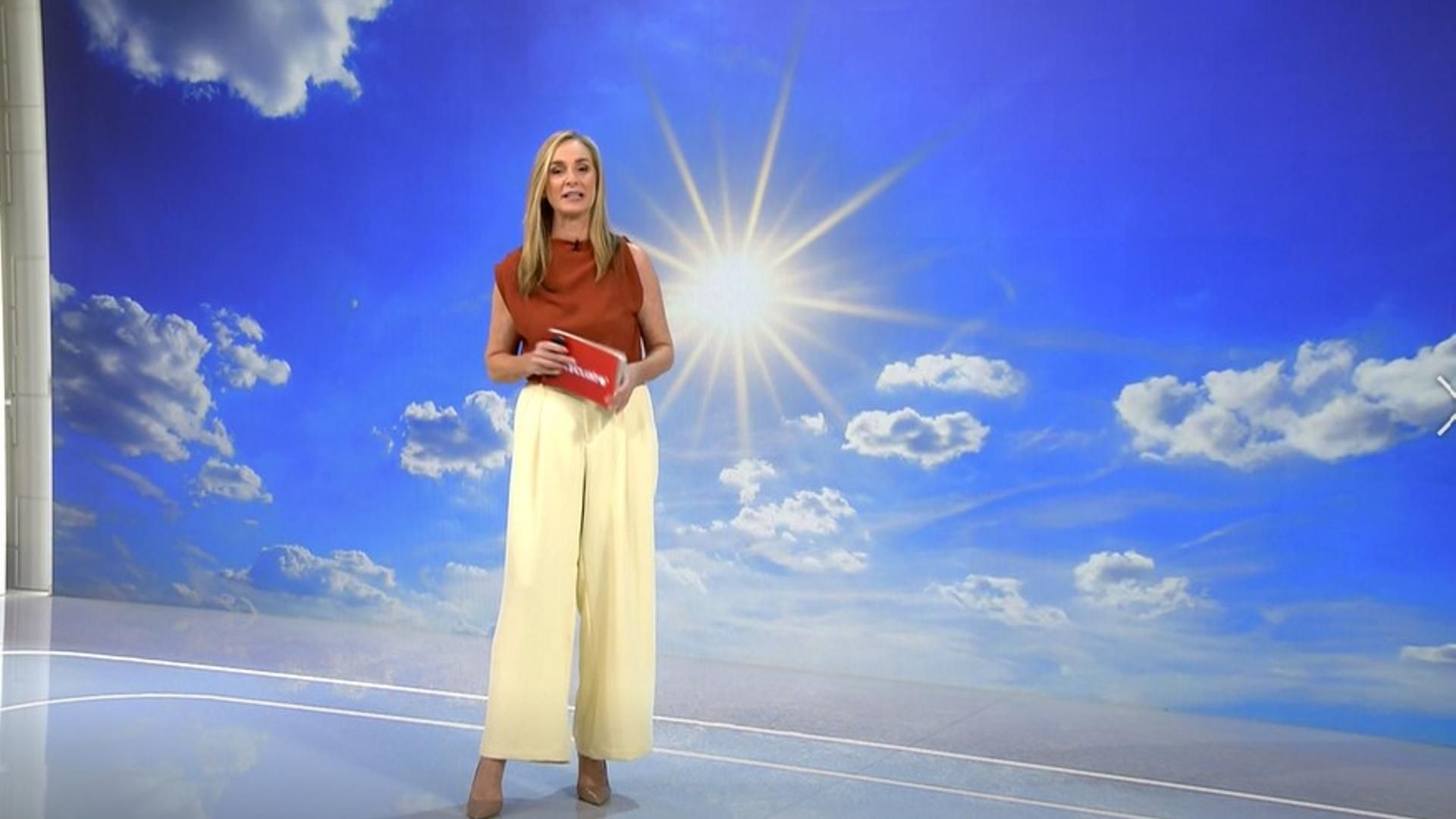 Marta Reyero felicita en pleno directo a Núria Seró, meteoróloga de Mediaset, tras convertirse en madre