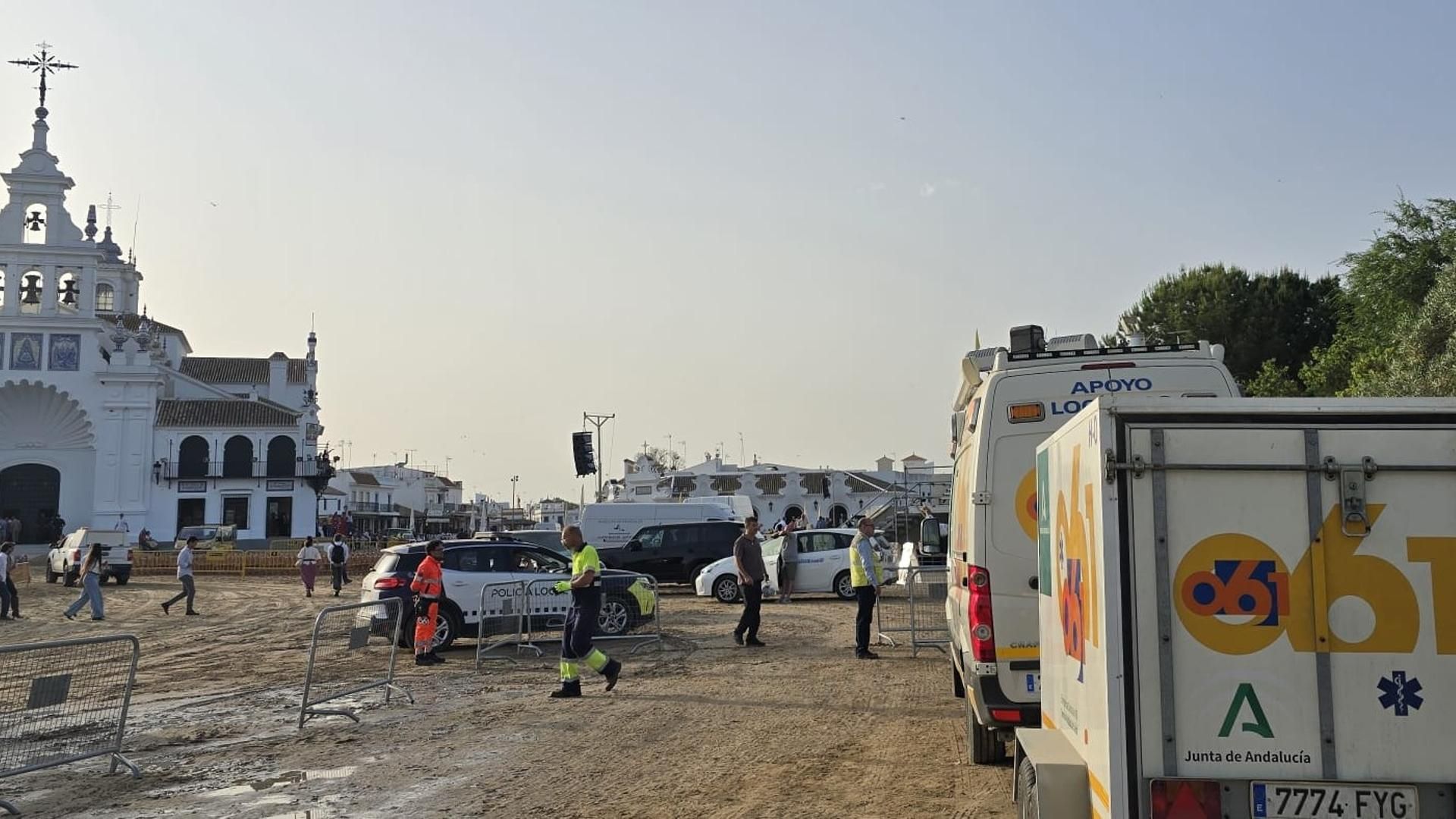 Aldea de El Rocío y apoyo logístico del 061
