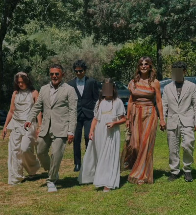 Alejandro Sanz, junto a sus hijos y Raquel Perera