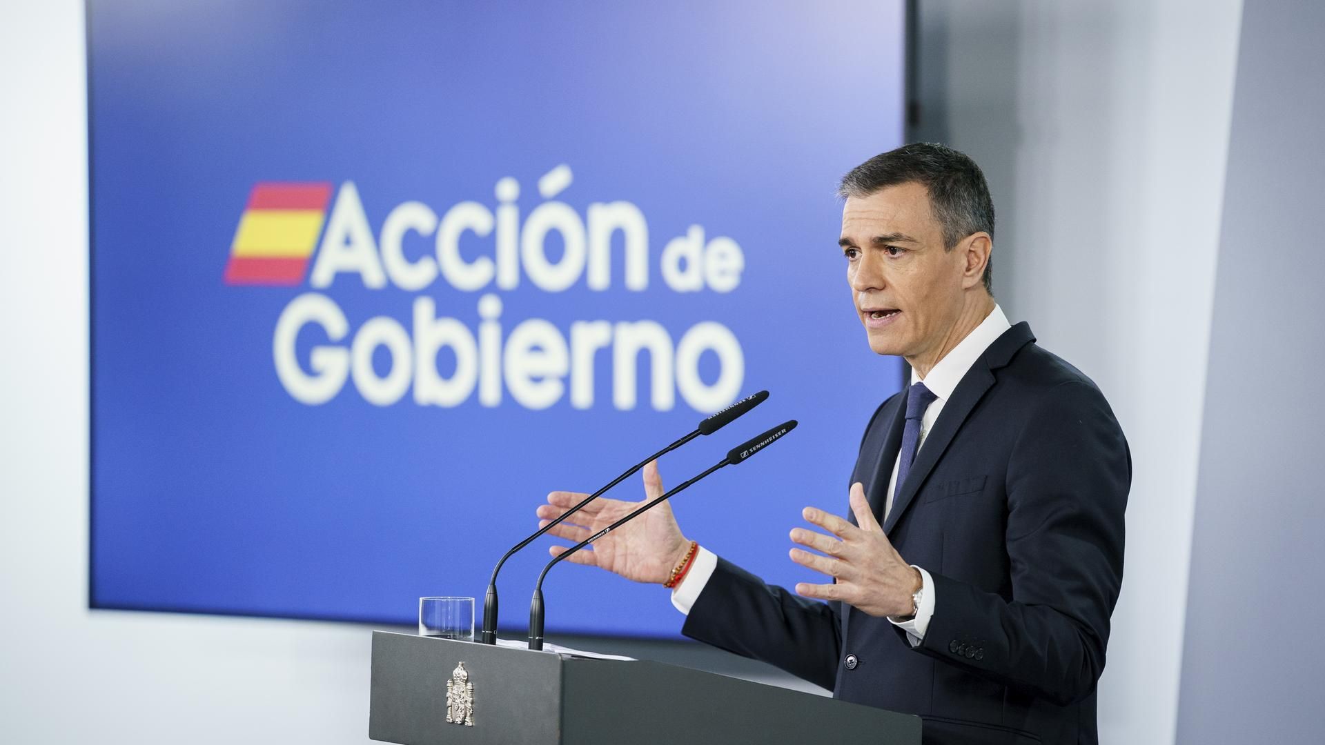 El presidente del Gobierno, Pedro Sánchez, hace un llamamiento "urgente" a la contención