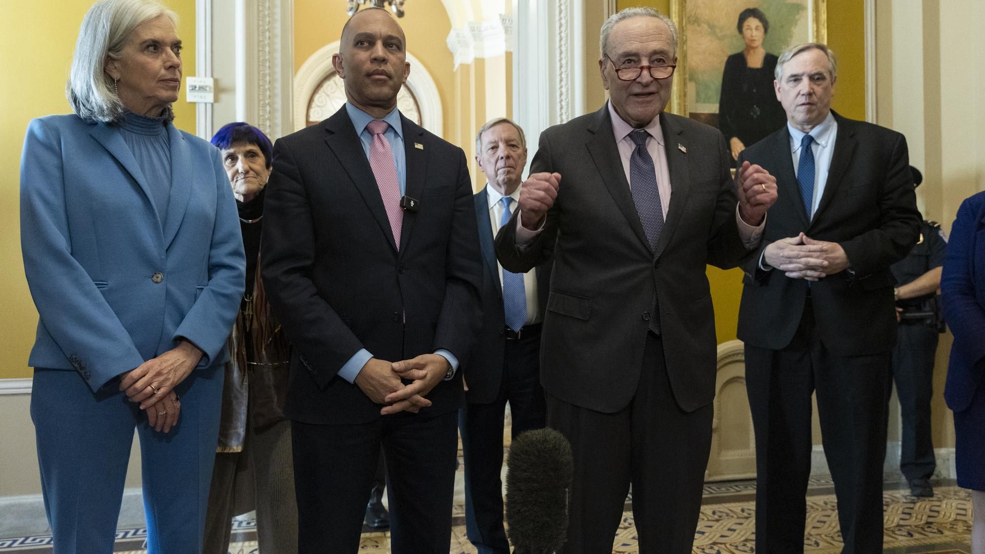La oposición demócrata acusa a Trump de violar la Constitución al atacar Irán sin la aprobación del Congreso