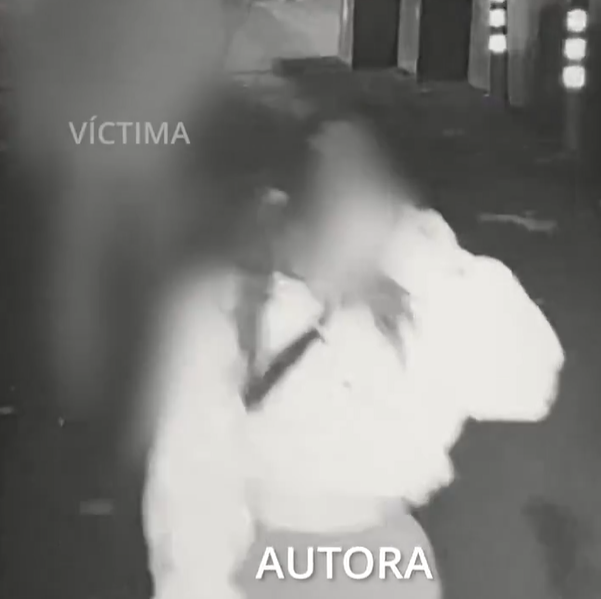 Ladrona y víctima en un robo en el Eixample