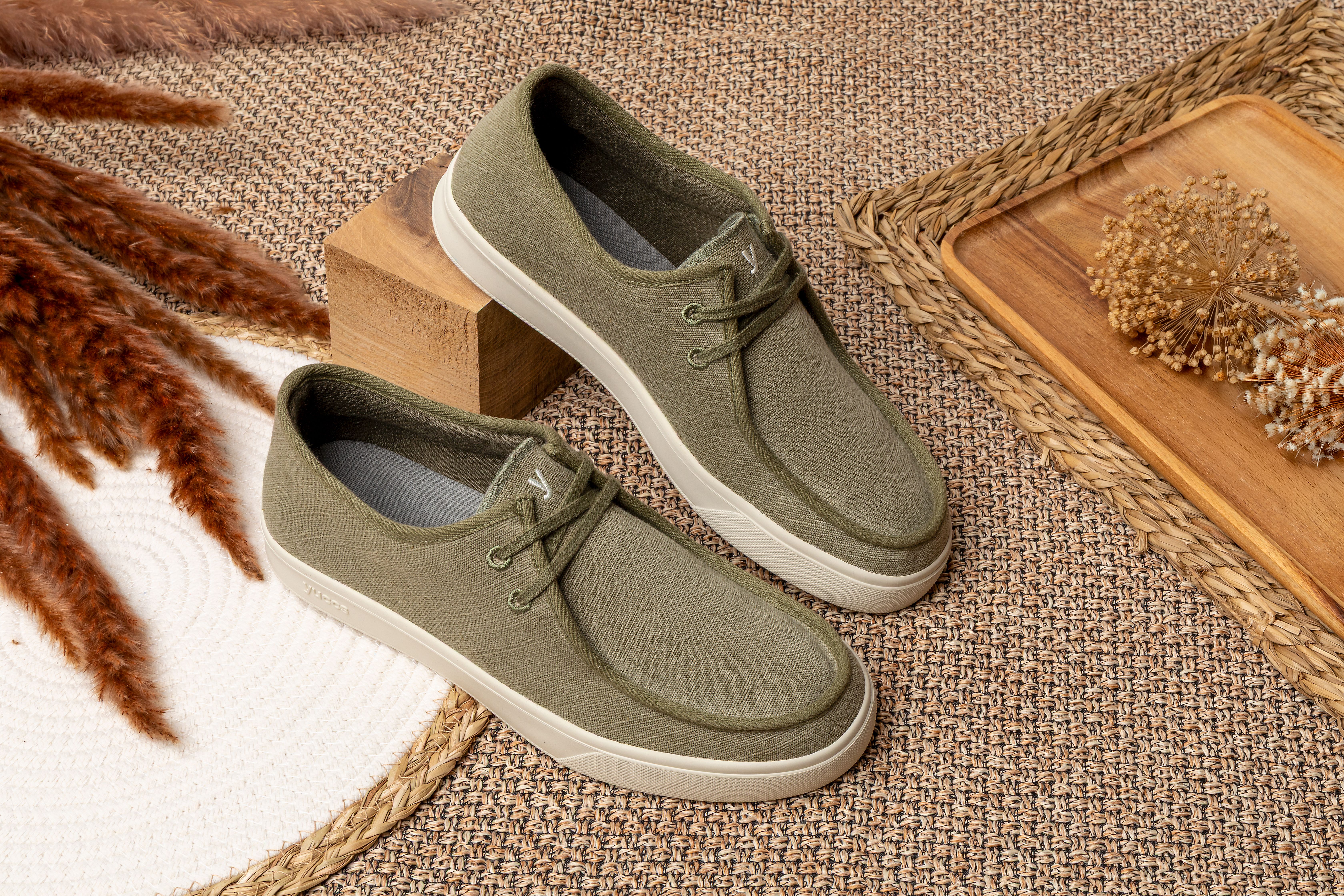 LINEN WALLABEE  KHAKI  BODEGON (1)