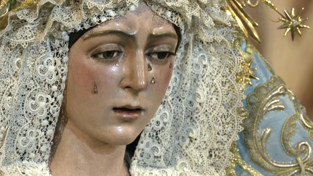 Convocan una concentración en Sevilla por la restauración de la virgen de la Macarena: "no tiene el mismo semblante"