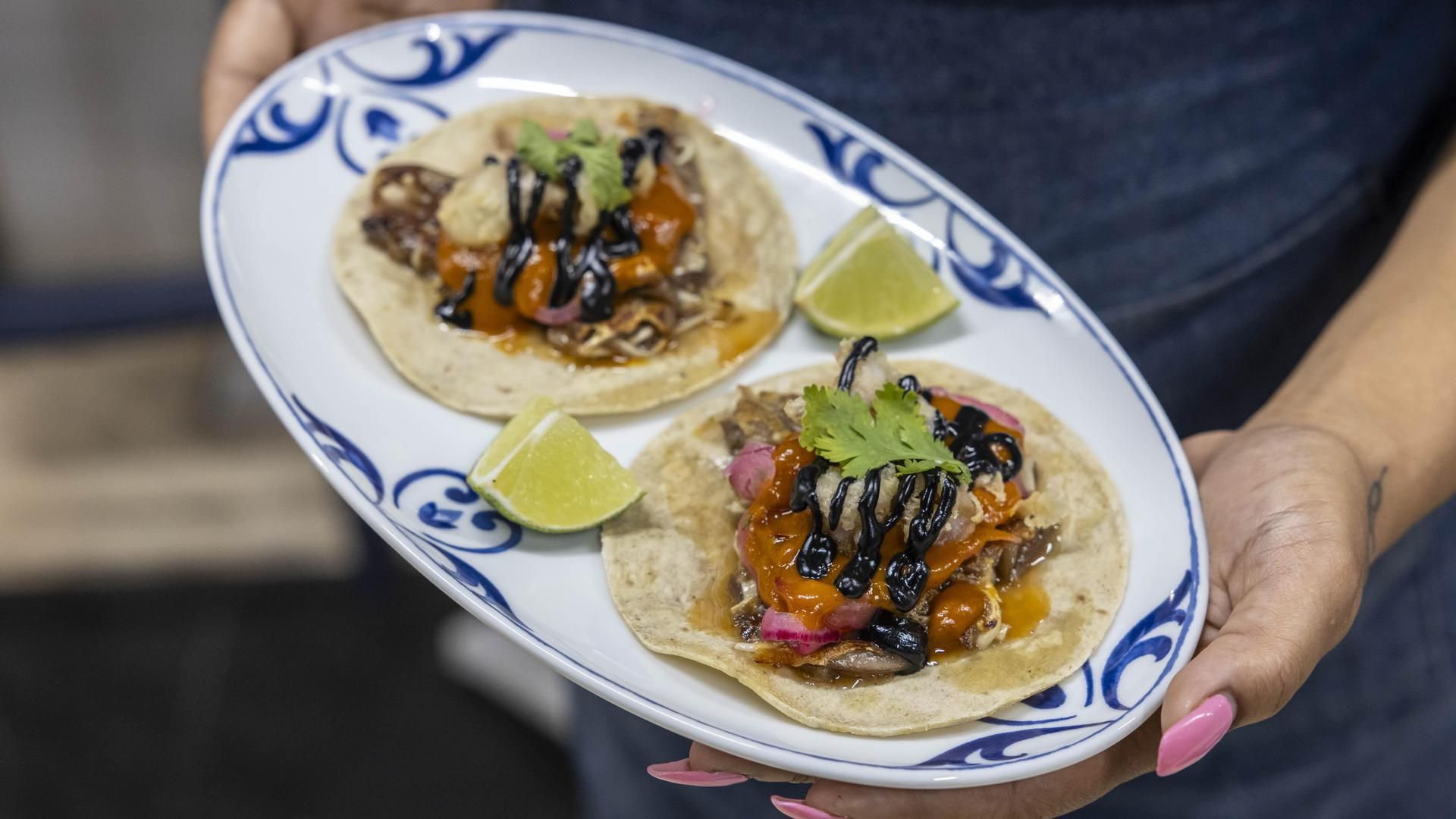El taco de oreja y calamar frito de Miga Cana