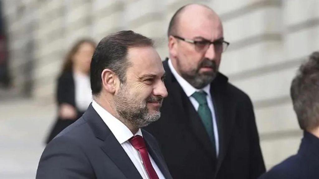 Las nuevas conversaciones derivadas del informe de la UCO entre Koldo y José Luis Ábalos con supuestos pagos a mujeres: "¿Puedes transferir 300 a Michel?"