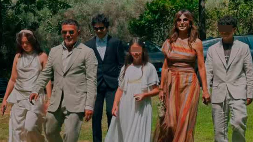 La comunión de los hijos de Alejandro Sanz La comunión de los hijos de Alejandro Sanz