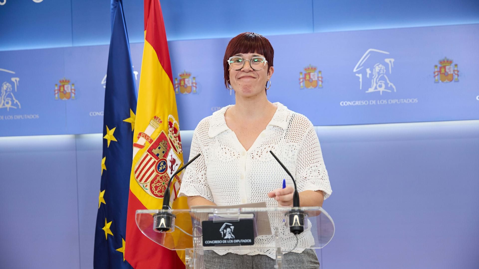 La diputada de Compromís Águeda Micó durante una rueda de prensa