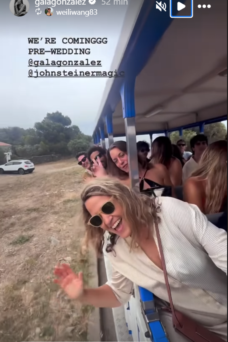 Los invitados en el autobús