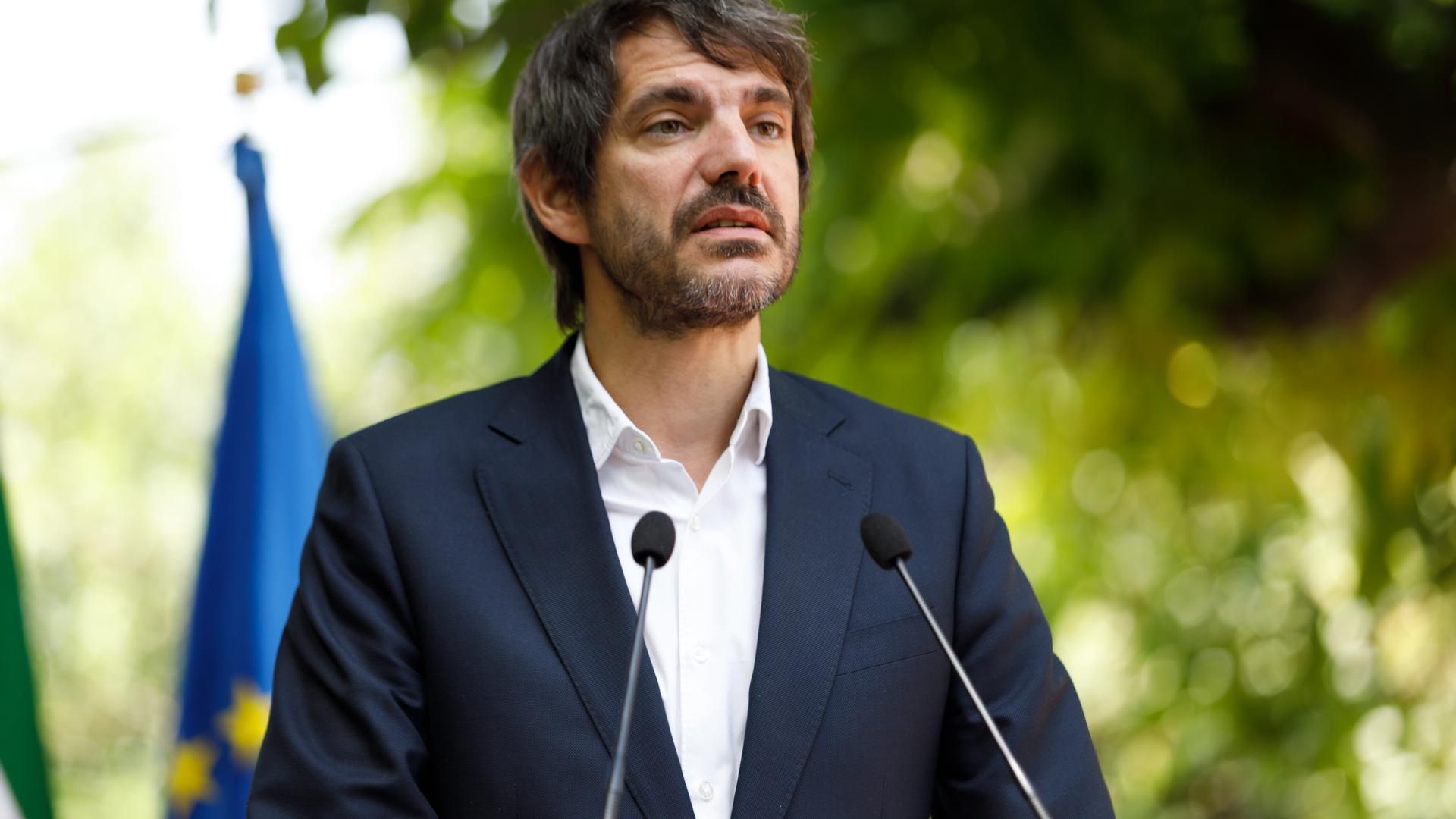 Sumar pide al PSOE “garantías de que tienen la situación bajo control y es capaz de extirpar las viejas corruptelas del capitalismo de amiguetes”