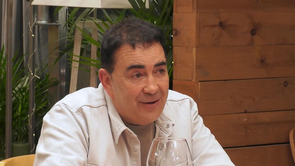 Un soltero no se atreve a decirle a su cita de 'First Dates' la exorbitada cantidad de horas que ha pasado teniendo sexo en un día