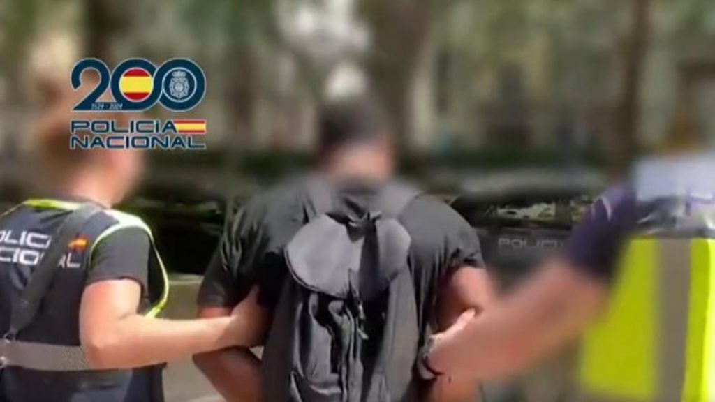 Un fugitivo buscado por el asesinato de un policía en Colombia es ...