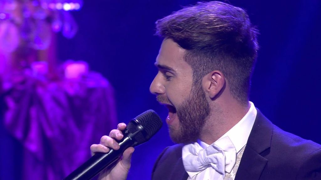 Jesús se convierte en la "estrella por sorpresa" en su noche más impensable: empieza con un casting falso y termina deslumbrando con su show