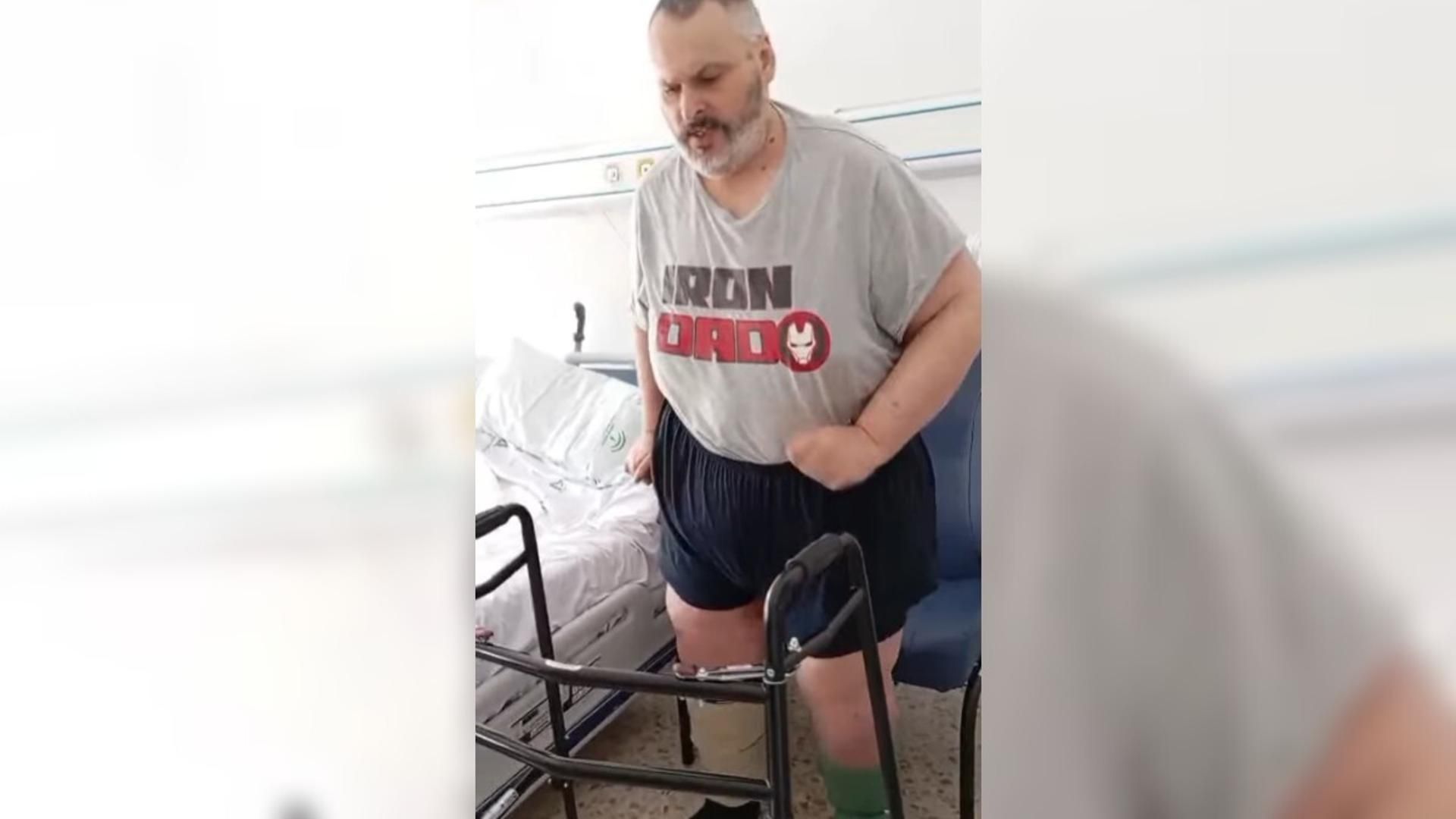 José María consigue ponerse de pie tras haber perdido más de 100 kilos de peso José María consigue ponerse de pie tras haber perdido más de 100 kilos de peso