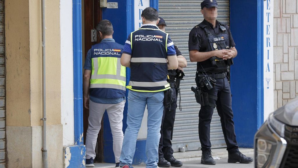 La abuela con alzhéimer escuchó cómo su yerno mataba a su hija en Algemesí: no pudo sacar al niño del piso