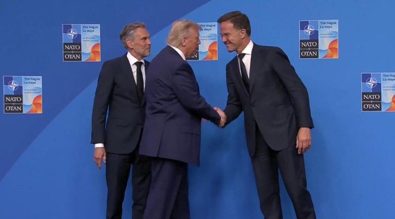 Mark Rutte, un anfitrión demasiado complaciente:  "Querido Donald"