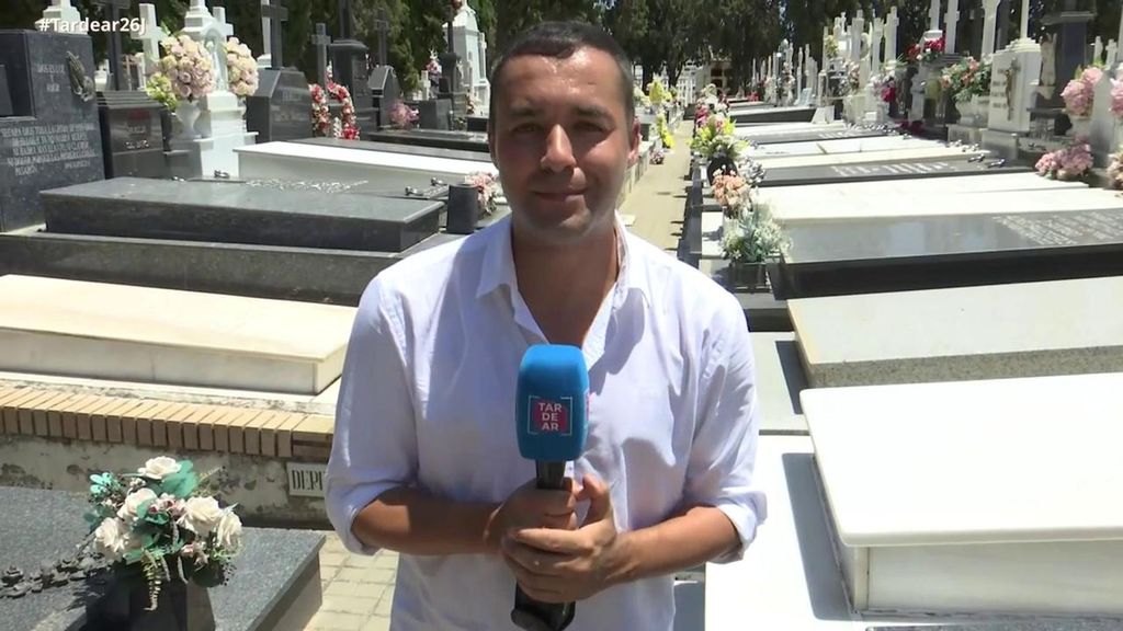 Exclusiva | Así se encuentra el panteón donde reposan los restos de Carmen Sevilla: "Vemos mucha suciedad"